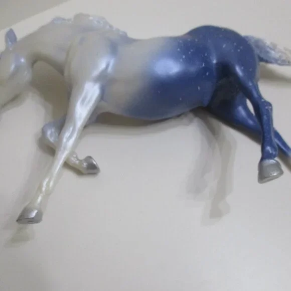 Retired Breyer Horse #1146 Stardust Pearl Blue Unicorn Running Stallion Fantasy - Picture 9 of 13
